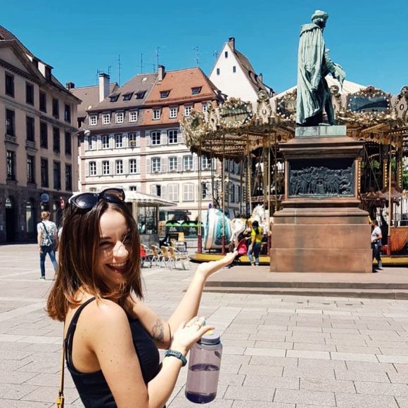 Meet your Posher, Olivia - Picture 1 of 1